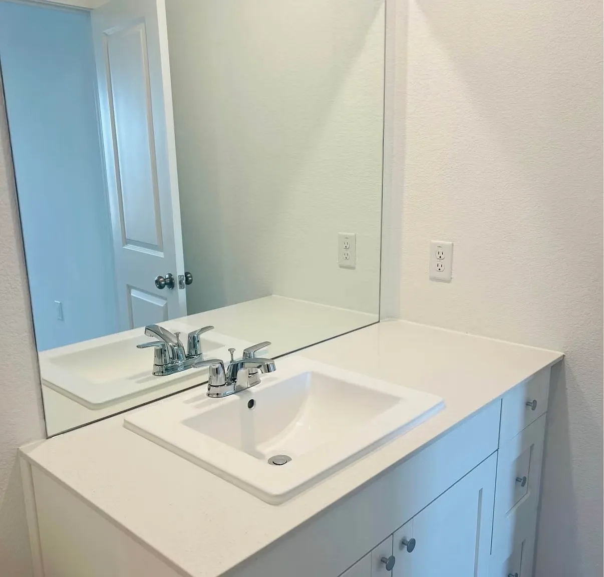 4 bed, 1600 sqft, $1,950 — Photo 3