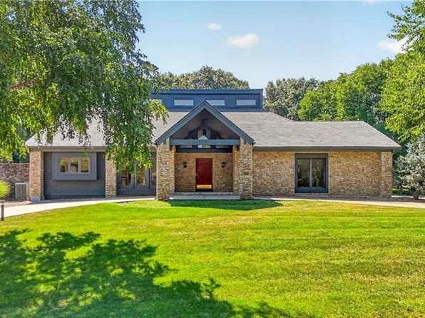 12639 Juniper Cir, Leawood, KS 66209