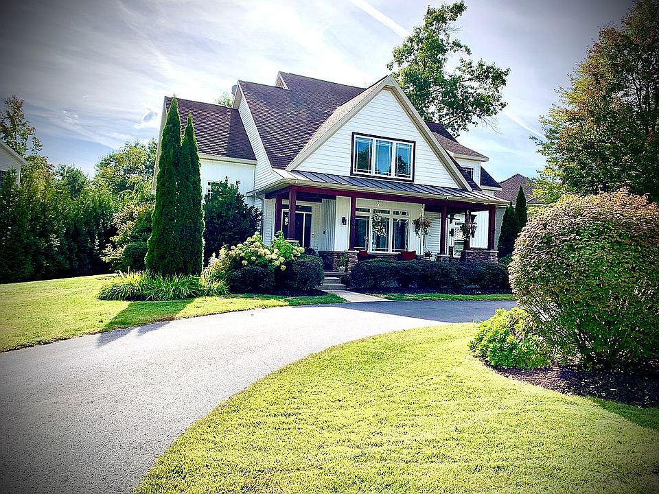 1st image of 121 Cobble Hill Dr