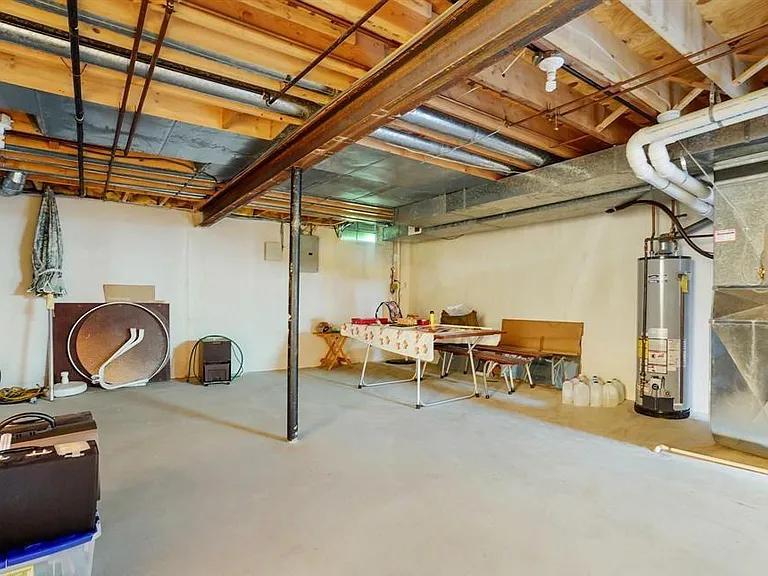 24267 Weathervane Ct — Photo 23