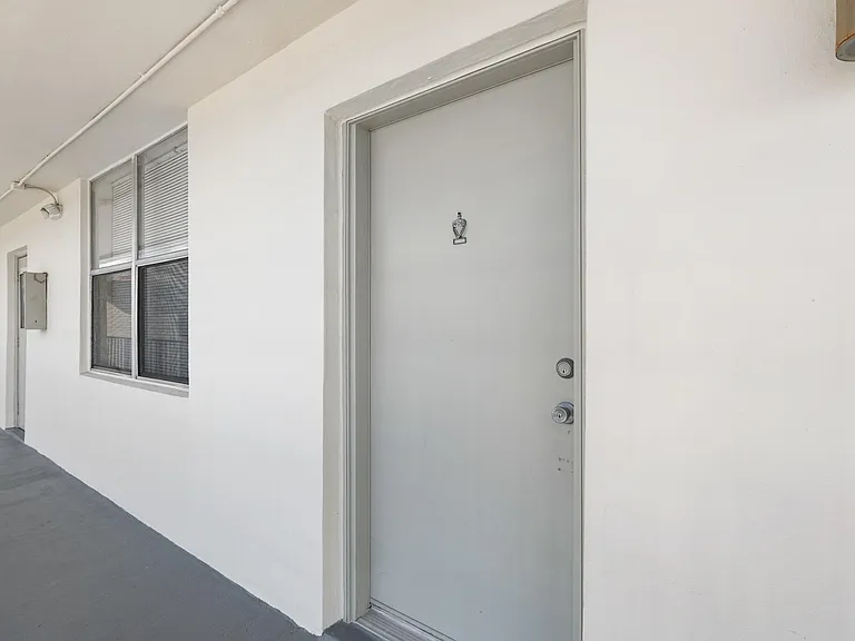 4501 NE 21st Ave #406 — Photo 6
