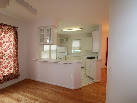 2nd image of 333 Elmcroft Blvd #103