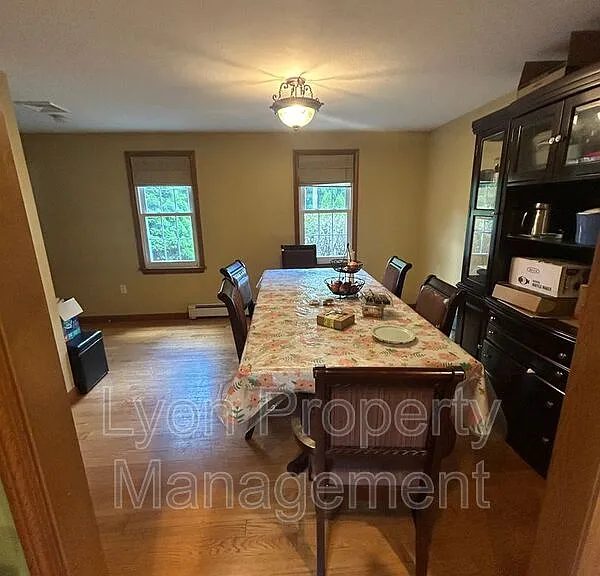 212 Tiffany St — Photo 5