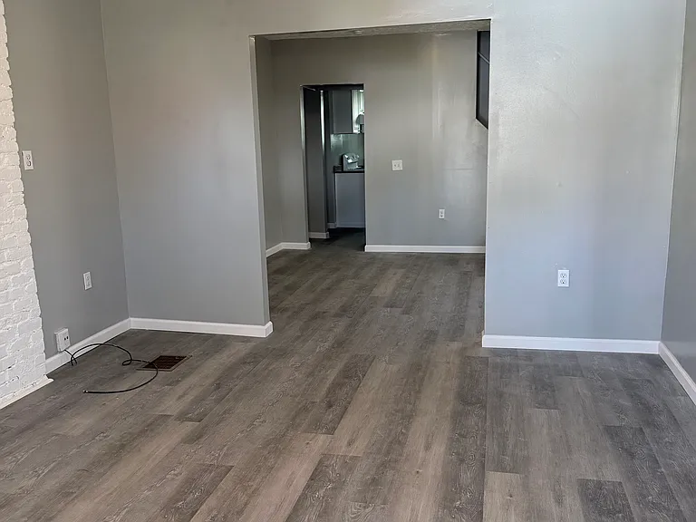 521 S Wayne Ave — Photo 12