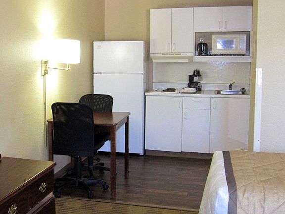 4th image of 2525 Elm Hill Pike #Studioa