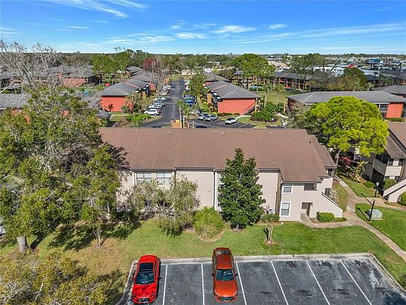 4th image of 2924 Antique Oaks Cir APT 45
