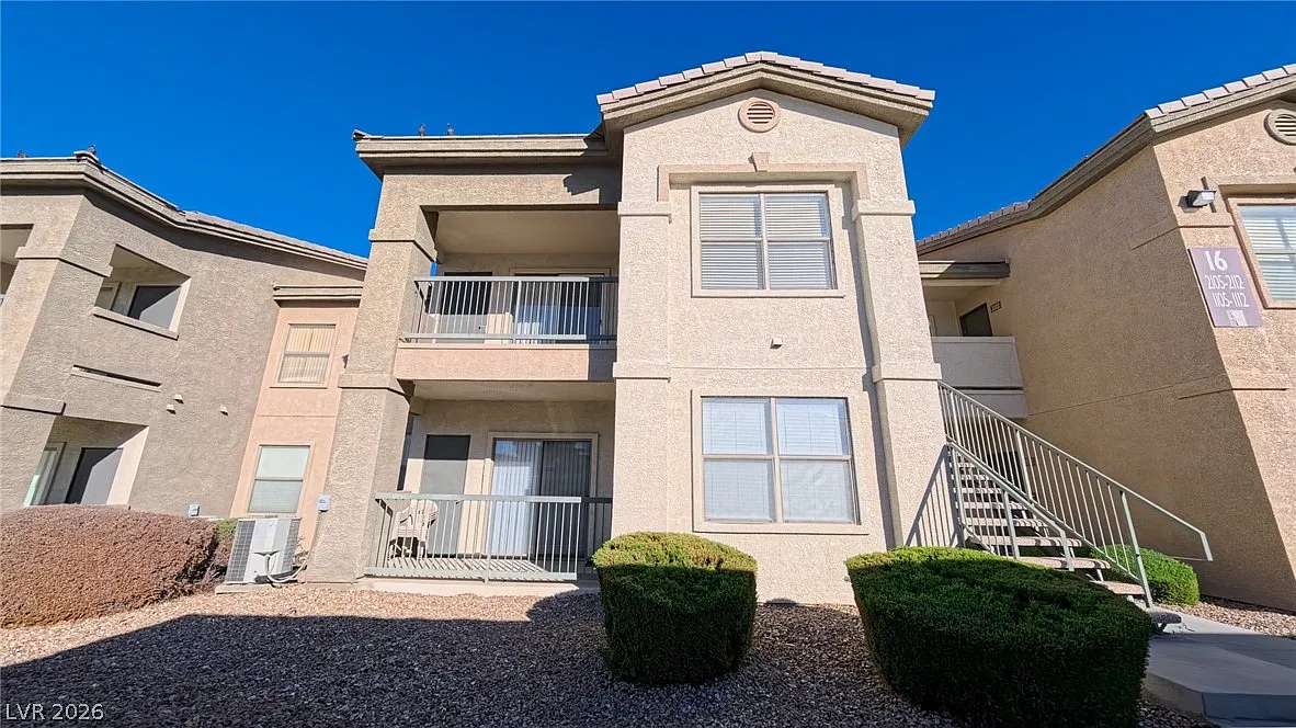 2 bed, 2.0 bath, 1036 sqft, $1,475 — Photo 2
