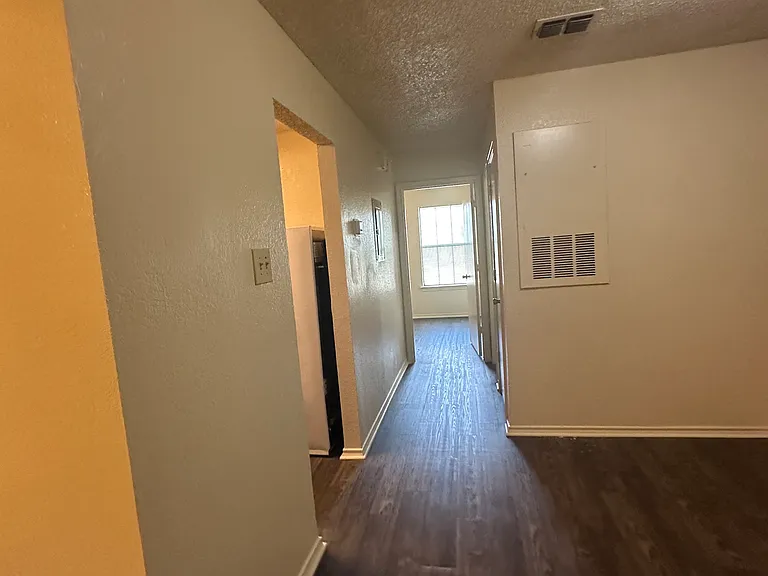 721 Avenue A #6 — Photo 8