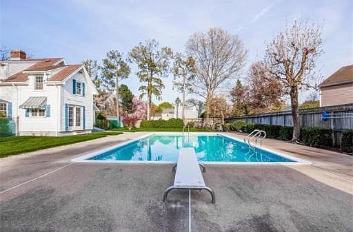 2nd image of 27 Powder House Cir