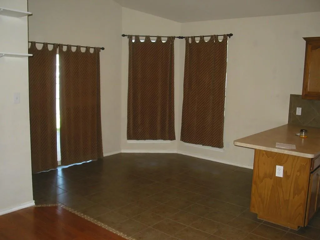 3 bed, 1520 sqft, $1,895 — Photo 3