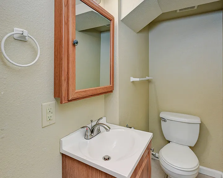 4707 Brooklyn Ave NE #E — Photo 12