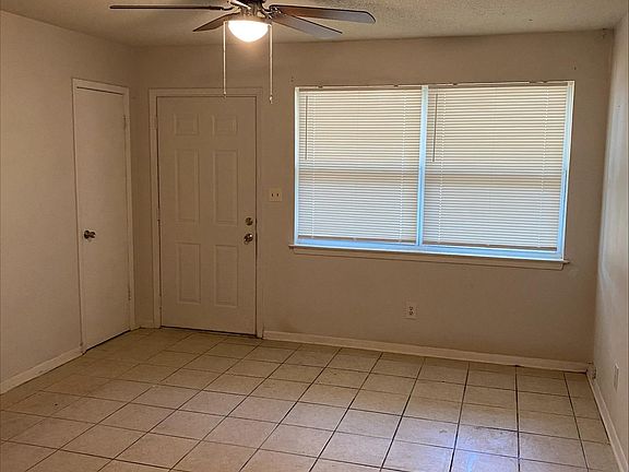 4th image of 7130 Windsor Oak Dr