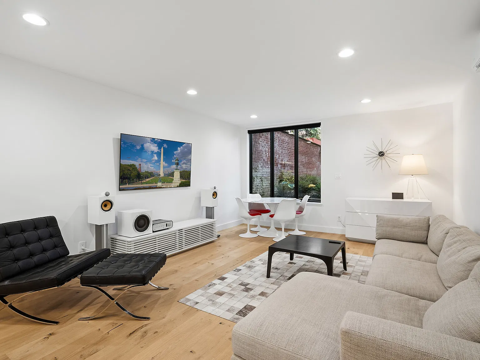 1 bed, 750 sqft, $6,030 — Photo 2