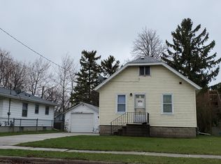 1025 28th St, Two Rivers, WI 54241