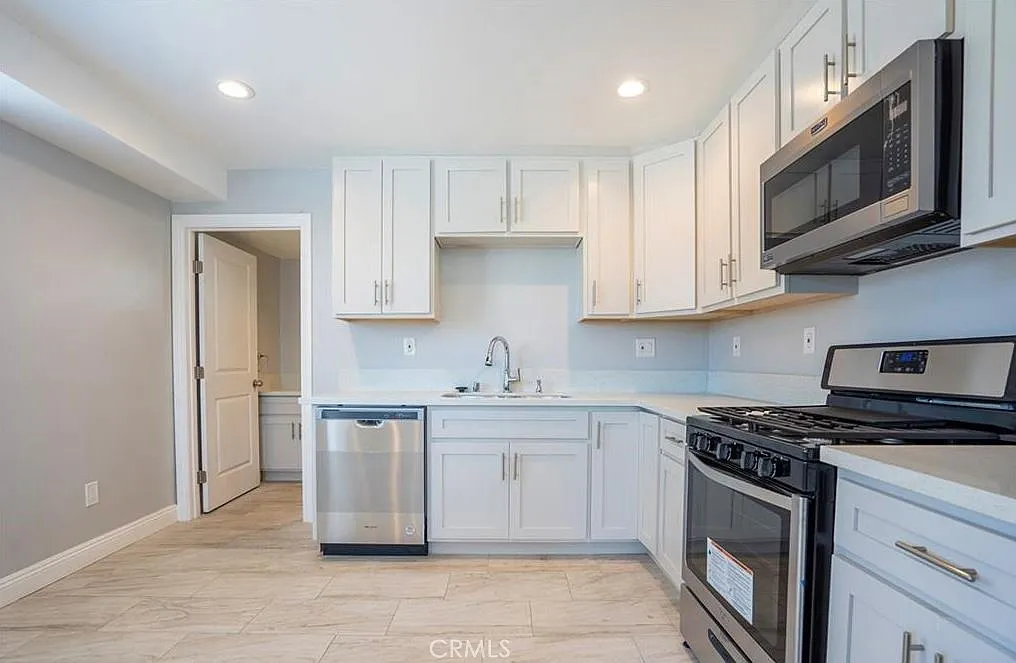 6 bed, 2546 sqft, $5,400 — Photo 3