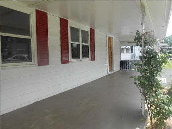 3rd image of 4327 Dupont St