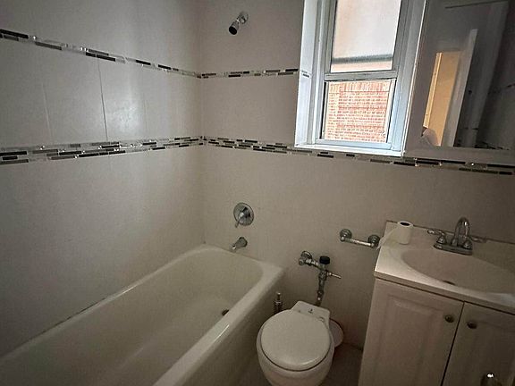 3rd image of 41-25 44th St APT B7