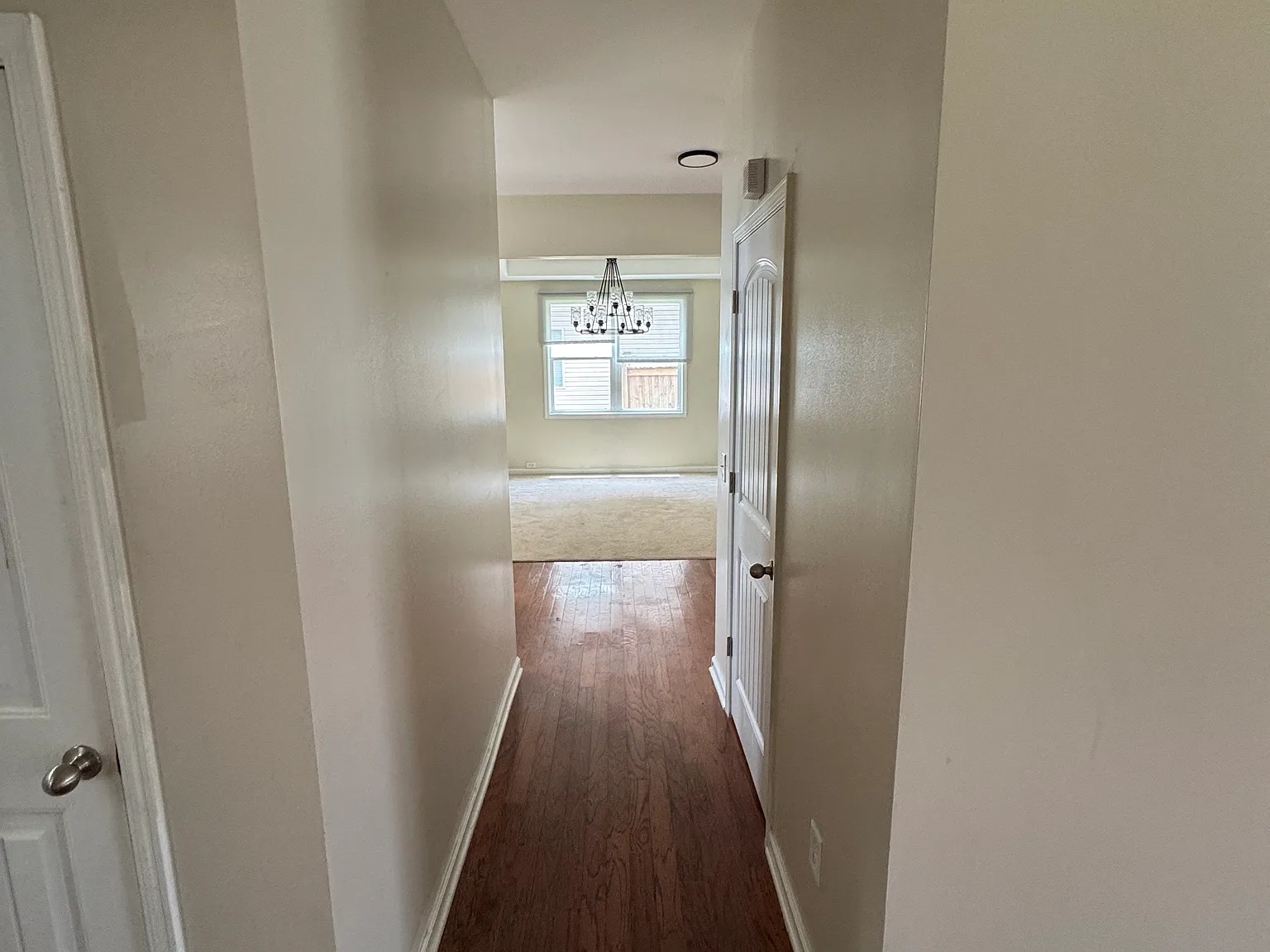 4 bed, 3756 sqft, $3,000 — Photo 4