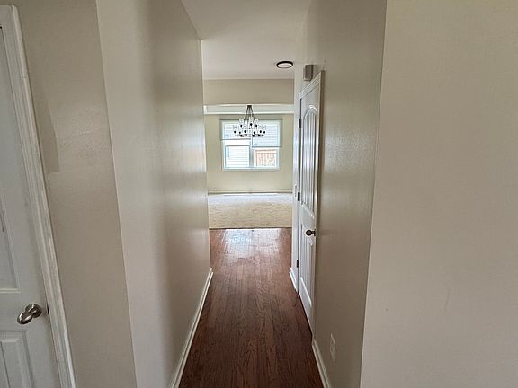 4th image of 327 Hearthwood Dr