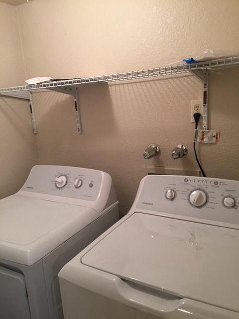 2nd image of 923 Alvarado Dr SE APT C