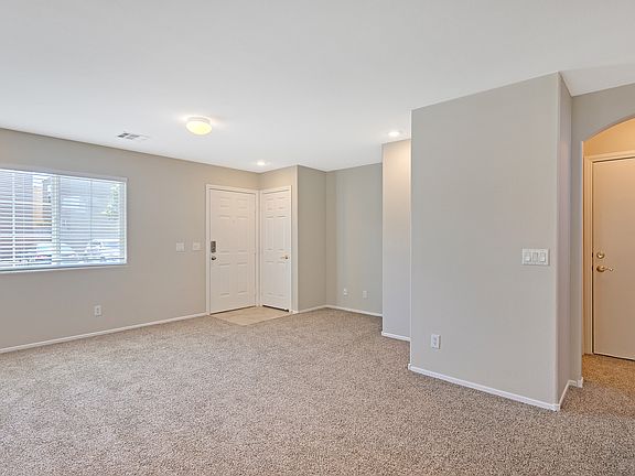 4th image of 446 Lime Grass Ave