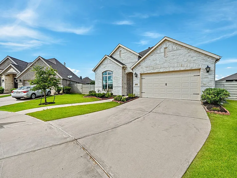 2221 Forest Trace Ln — Photo 40