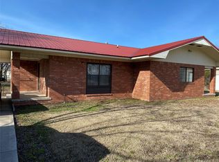 226 S 4th St, Council Hill, OK 74428