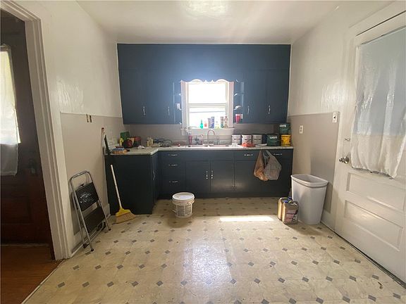 3rd image of 412 2nd St