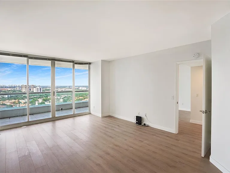 21205 Yacht Club Dr #2604 — Photo 4