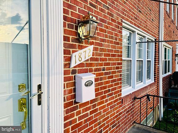 4th image of 1872 Edgewood Rd