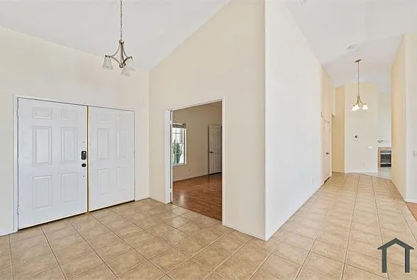 5 bed, 2728 sqft, $4,300 — Photo 4