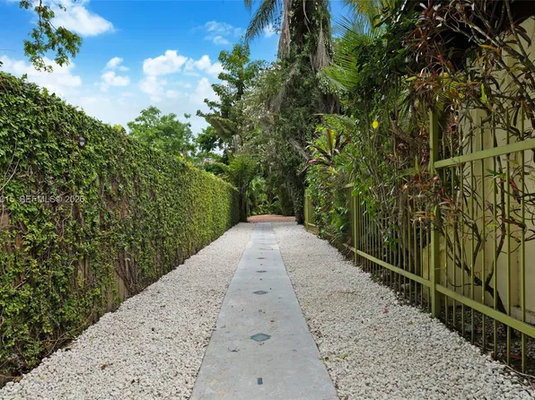 3797 El Prado Blvd, Coconut Grove, FL 33133