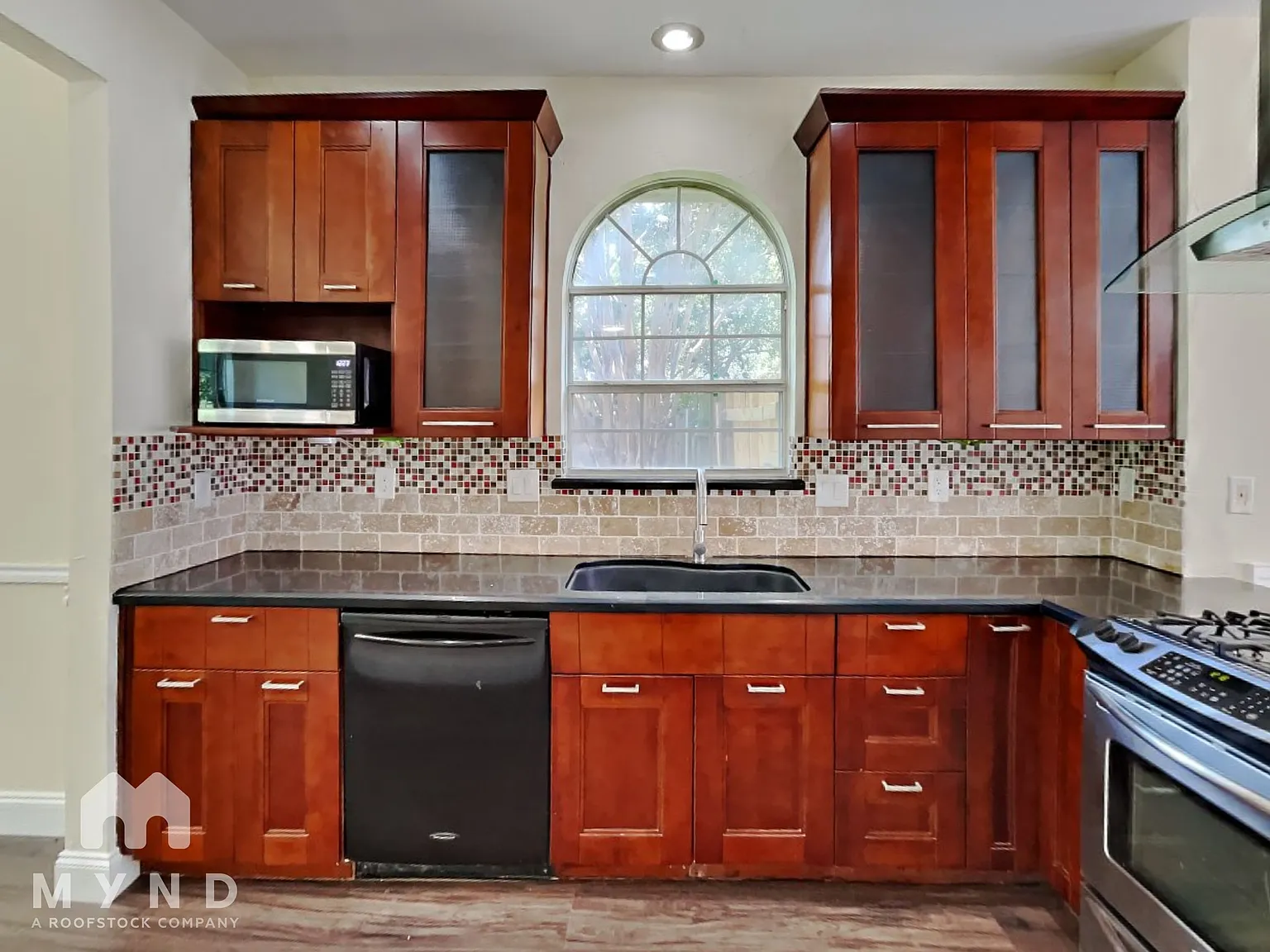 4 bed, 3.0 bath, 1846 sqft, $2,995 — Photo 4