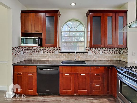 4th image of 2616 Belmont Ct
