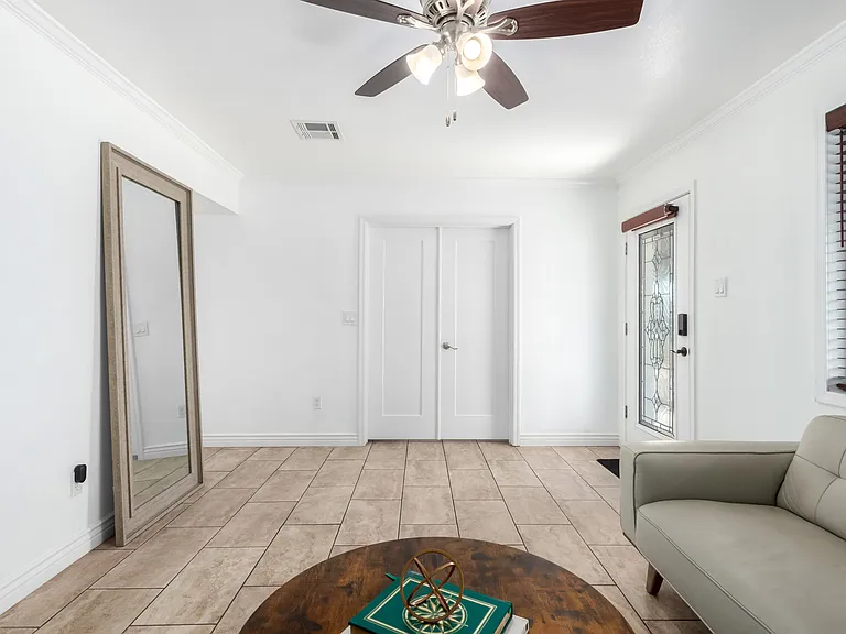 3212 E Granada Rd — Photo 7