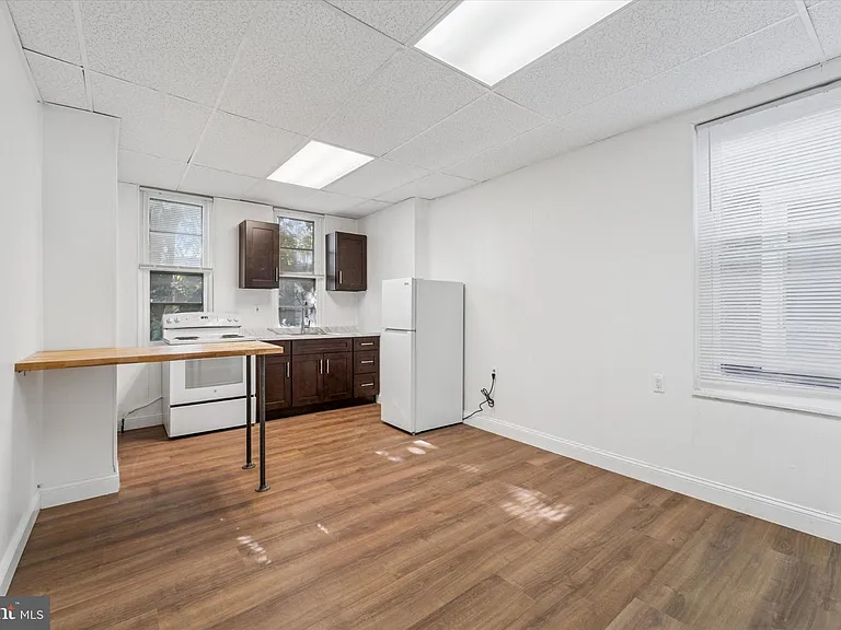 2021 S 22nd St #2 — Photo 3