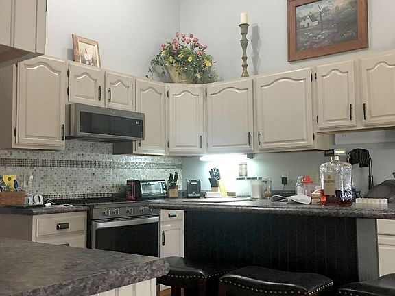 5th image of 726 Meadow View Dr