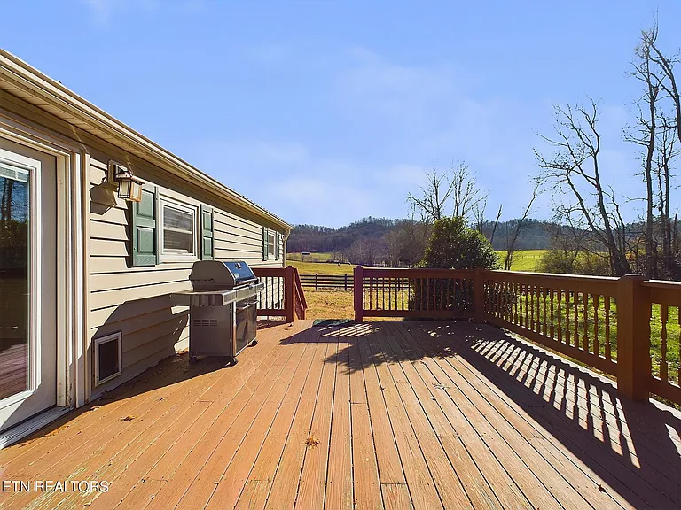 470 Poplar Springs Rd — Photo 3