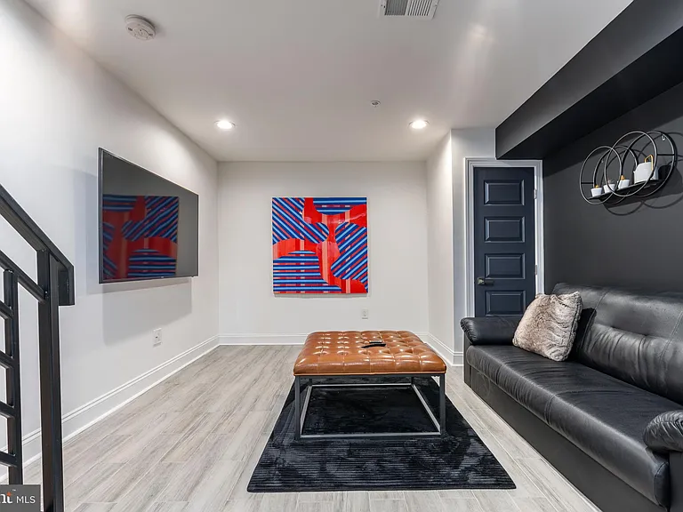 2147 Cross St — Photo 13