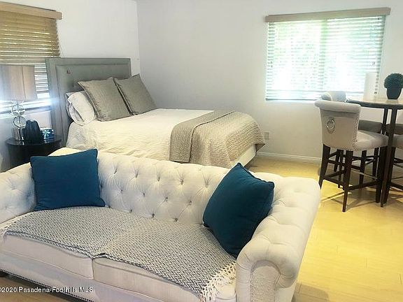 5th image of 746 N La Jolla Ave #1/2