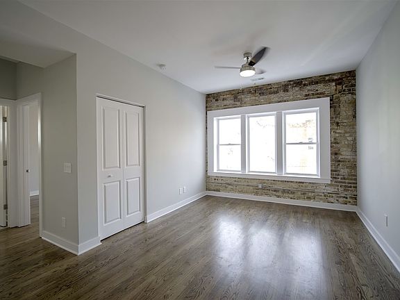 2122 N Springfield #2 2BR LR