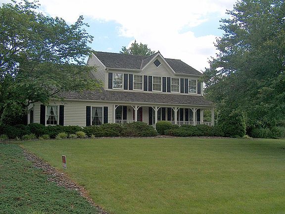 Expansive Front Yard