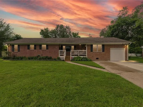 16 Inglewood Dr, Hampton, VA 23666