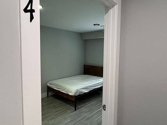 3rd image of 1032 Park Rd NW #1