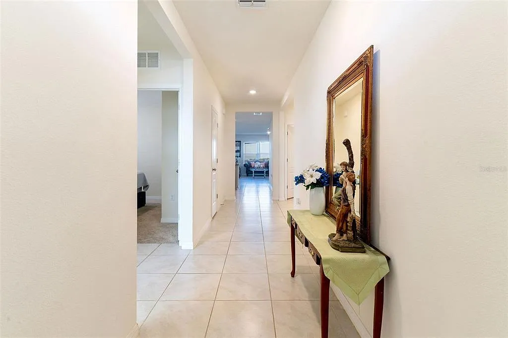 4 bed, 2.0 bath, 1846 sqft, $2,500 — Photo 2