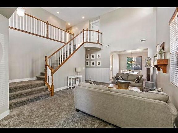 3rd image of 755 E Meadow Marsh Dr