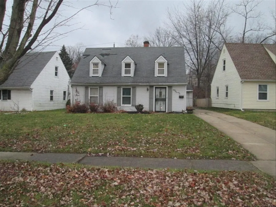 4272 Cricket Ln photo 1