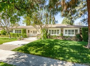 19501 Merridy St, Northridge, CA 91324