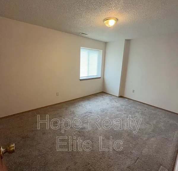 4537 Lamplighter Cir — Photo 12