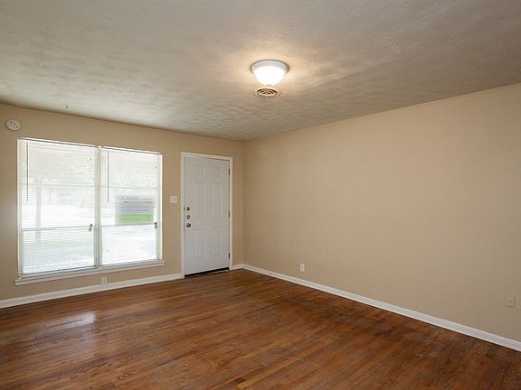3rd image of 7505 Deaver Dr